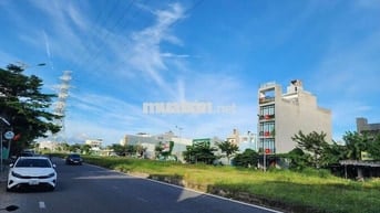 Đất Đường Cách Mạng Tháng 8 DT 250 gần Hội Chợ Triễn Lãm