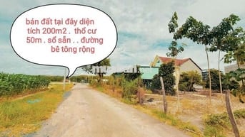 Kẹt tiền cần bán gấp nền đất  DT 200m2 .(5*40) Thổ cư sẵn 50 .