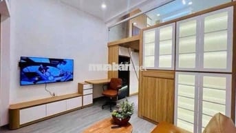 Tập thể phố Lê gia Đỉnh - Lò Đúc - Nhà đẹp sổ đỏ 55 m2 chỉ 2,85 tỷ