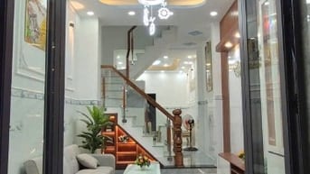BÁN NHÀ 3 mặt hẻm rộng thoáng mát hẻm : 184/Lưu Hữu Phước ( P15 Q.8)