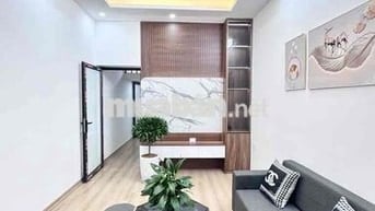 BÁN GẤP TẬP THỂ PHỐ LƯƠNG NGỌC QUYẾN DT SỔ 37m2 CHỈ NHÌNH 3 Tỷ