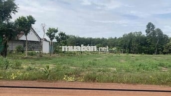 CẦN BÁN NHANH LÔ ĐẤT MẶT TIỀN ĐƯỜNG ĐH09 32m