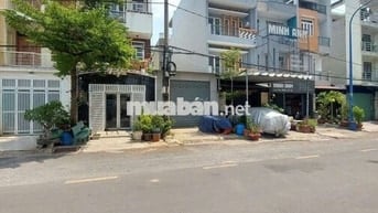 Nhà  thang máy 4,5x20 ,4 tầng ,đường 16m   , khu Dương Thị Dương