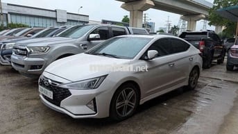 Elantra 2019 bản cao Sport 1.6 AT - 81000 km