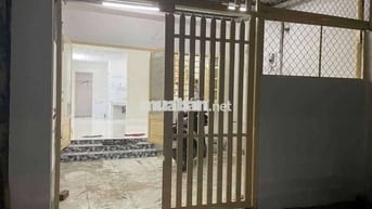 Cho thuê nhà cấp 4 mới xây xã Bà Điểm gần ngã tư Trung Chánh