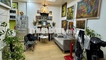 Chị Thương bán căn nhà tâm đắc hẻm xe hơi ngang 5,5m