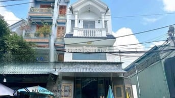Nhà góc 2 mặt tiền 5.8x20 góc 2 mặt tiền đường TA13 đông đúc