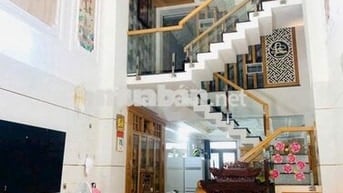 NHÀ ĐẸP 5 TẦNG LÊ VĂN QUỚI GẦN MẶT TIỀN ĐƯỜNG