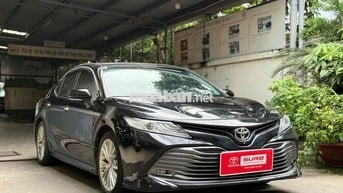 Toyota Camry 2019 2.5Q nhập màu đen nội thất đen