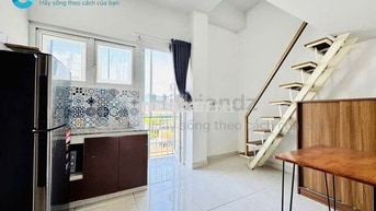 PHÒNG CÓ GÁC FULL NỘI THẤT BAN CÔNG LỚN Ở NGAY CHỢ BÀ CHIỂU GIÁP Q3,Q1