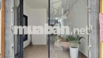 Cho thuê cửa nhà hoặc gia đình ở