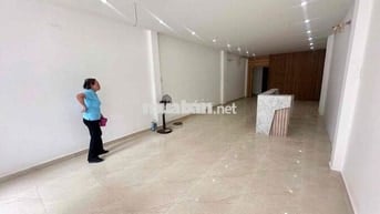 Cho thuê nhà mặt tiền 2 lầu mới rộng 100m2 ngay đường CMT8