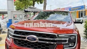 Everest 2023 Titanium AT 4x4 nội thất nâu hiếm.