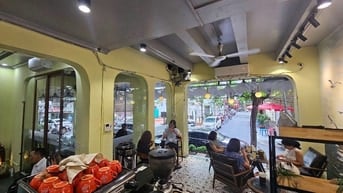Sang nhượng cafe lô góc khu Hoàng Đạo Thuý 