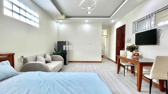 🔥🥹1PN Tách Bếp, Nhà Thang Máy Hầm Xe, Full NT MGR 💕Giáp Trường Sa QBT🥹
