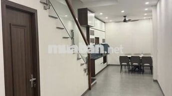 Em đang cần bán nhà 40m, 5 tầng tại Trần Phú,HĐ,ngõ to chỉ nhỉnh 7 tỷ