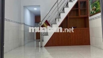 Nhà sổ hồng đẹp, 3 phòng ngủ, 1 xẹc đường HT17, Q12