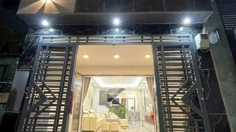 Ra nhanh nhà Phan Văn Trị, P.2, Q.5, (54,5m2), giá chỉ 2,85 tỷ, sổ sẵn
