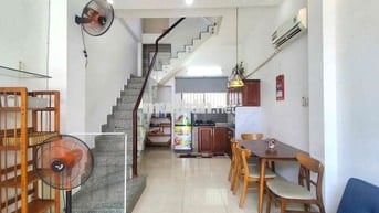 CHO THUÊ NHÀ NGUYÊN CĂN 1 TRỆT 2 LẦU CÓ 2 PHÒNG NGỦ KHU VỰC VẠN THẠNH
