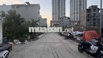 ĐỨC THƯỢNG- - PHÂN LÔ - - VỈA HÈ - - Ô TÔ TRÁNH - - TIỆN ÍCH VÔ VÀN...