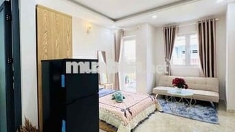 CĂN HỘ FULL NỘI THẤT BAN CÔNG THOÁNG GẦN PHẠM VĂN ĐỒNG