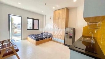 Căn Hộ Ban Công Thoáng Mát Ngay Chợ Nguyễn Văn Trỗi