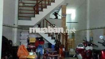 Nhà 1 lầu 2 phòng kín 1 phòng hở.hướng tây