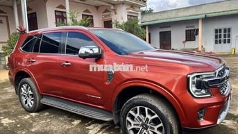 Ford Everest 2023 Titanium 2.0L 4x2 AT - 15000 km