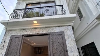 BÁN NHÀ SIÊU ĐẸP CỰ KHỐI LONG BIÊN 5 TẦNG FULL NỘI THẤT GIÁ CHỈ 5,9XTỶ