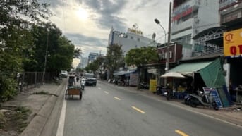 Cho thuê nhà đường Lê Văn Lương Quận 7 DT 5x22m