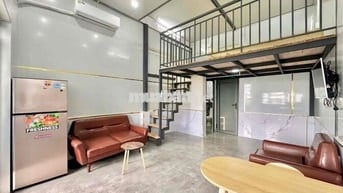 Duplex có ban công siêu rộng Free dịch vụ, tiền xe cách gigamall 2km