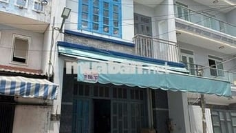 Nhà Bán, 2.5 tấm ,sổ hồng riêng. xây kiên cố. Hướng đông-5x17m