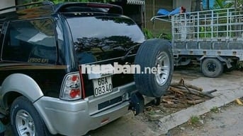 Xe 7 chỗ ford, xe có 5 cái vỏ mới ,Đăng kiểm mới