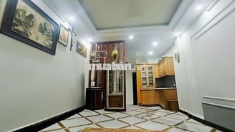 Cần bán nhà phường Vĩnh Hưng vị trí đẹp gần phố