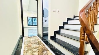 Vĩnh Hưng - Ô tô đỗ cổng - Sân rộng đá cầu - Ngõ thông 