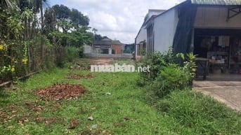 Đất thổ cư 135m2 nằm trên đường Chu Văn An thị trấn Cần Đước, sổ sẵn