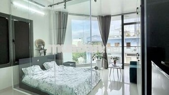 CĂN HỘ FULL NỘI THẤT CỬA SỔ VÀ BAN CÔNG LỚN Ở BÌNH THẠNH GIÁP Q1,Q3