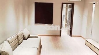 Bán gấp Tập thể Tầg 2 Hoàng Quốc Việt. Diện tích 70m