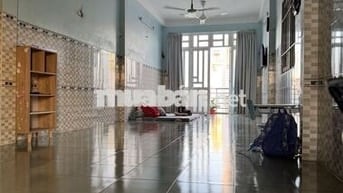 Nhà nguyên căn trống suốt, 6 phòng ngủ