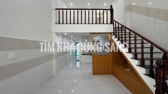 NHÀ ĐẸP NHƯ MỚI KHU BÊN SÔNG 2PN, 1PT SẴN 2 MÁY LẠNH. GẦN GIGAMA