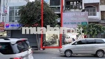Nhà mặt tiền 3 phòng ngủ, đường Đinh Tiên Hoàng