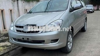 Toyota Innova 2007 G - 1200 km