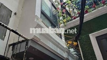 Đội Cấn – Trung Tâm Ba Đình – 5 Tầng Mới Đẹp Full Nội Thất