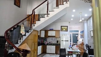 Bán nhà mặt tiền đường số 45,P Tân Quy,Quận 7 DT 4.1x20m