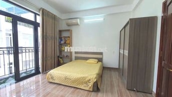 PHÒNG ĐẸP BAN CÔNG GIÁP QUẬN 10 - GẦN ETOWN CỘNG HOÀ GIÁ RẺ