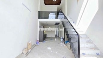 CHÍNH CHỦ CẦN BÁN NHÀ GÁC LỬNG ĐÚC .100m2GÁC LỬNG ĐÚC KIỆT TRƯỜNG CHIN