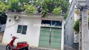 BÁN GẤP ĐẤT THIÊN LỘC TẶNG NHÀ CẤP 4 SẴN Ở
