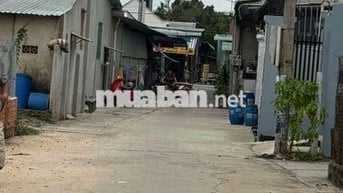 Ban đat phuong binh nham duong nguyen chi thanh vao 20m..xe tai chay