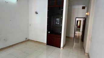 MT 425 Nguyễn Thái Bình. DT 4.2x18m, 4 tầng (7 phòng)