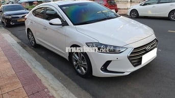 Hyundai Elantra 2.0 AT model 2018, màu trắng